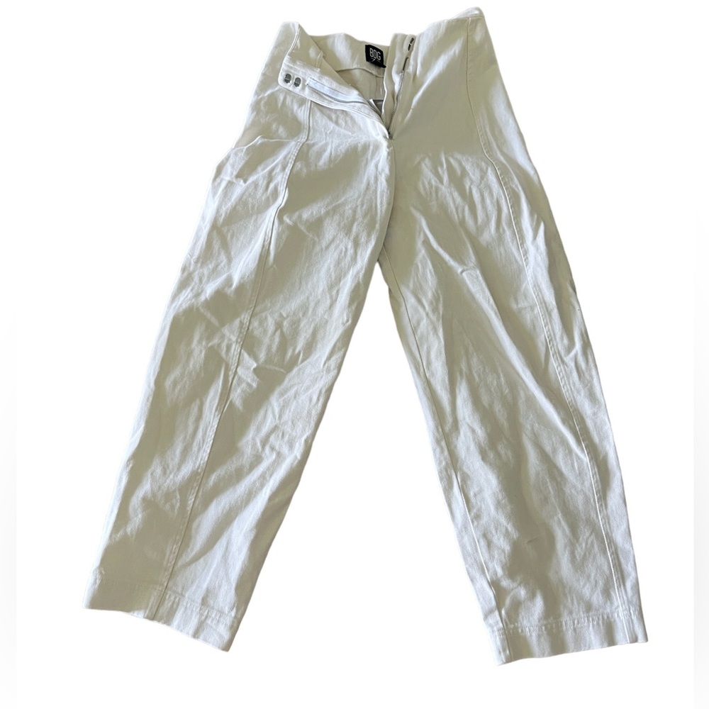 URBAN OUTFITTERS white jeans 26 w NWT
